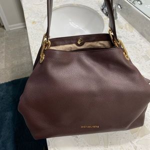 Micheals Raven handbag and Wallet color (Barolo)